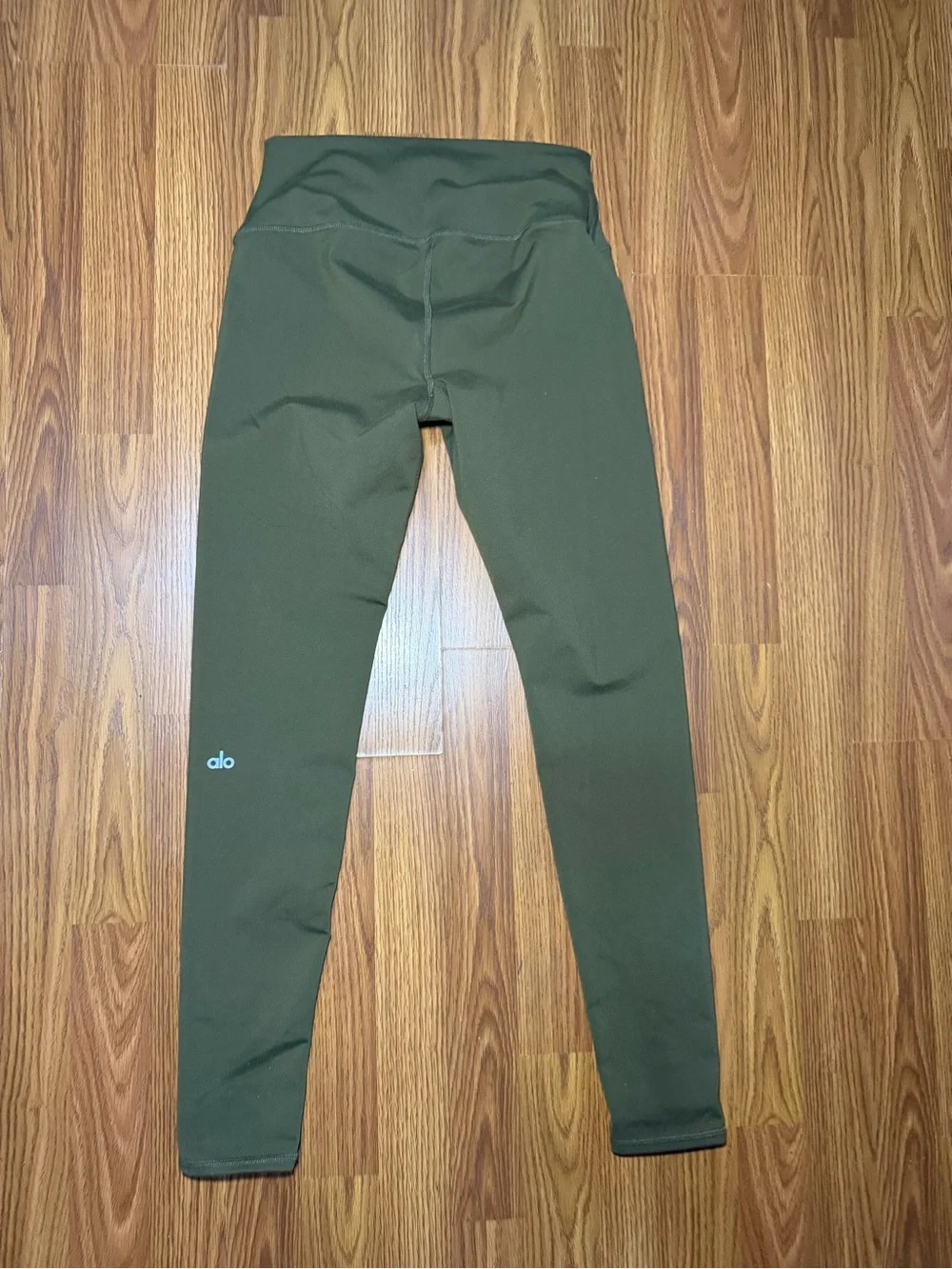 Alo Yoga High-Waisted Ripped Warrior Legging Army Green Athletic Gym Medium